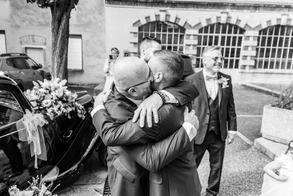 Séance photo préparatif. Photographe mariage lyon beaujolais ain loire isere savoie.