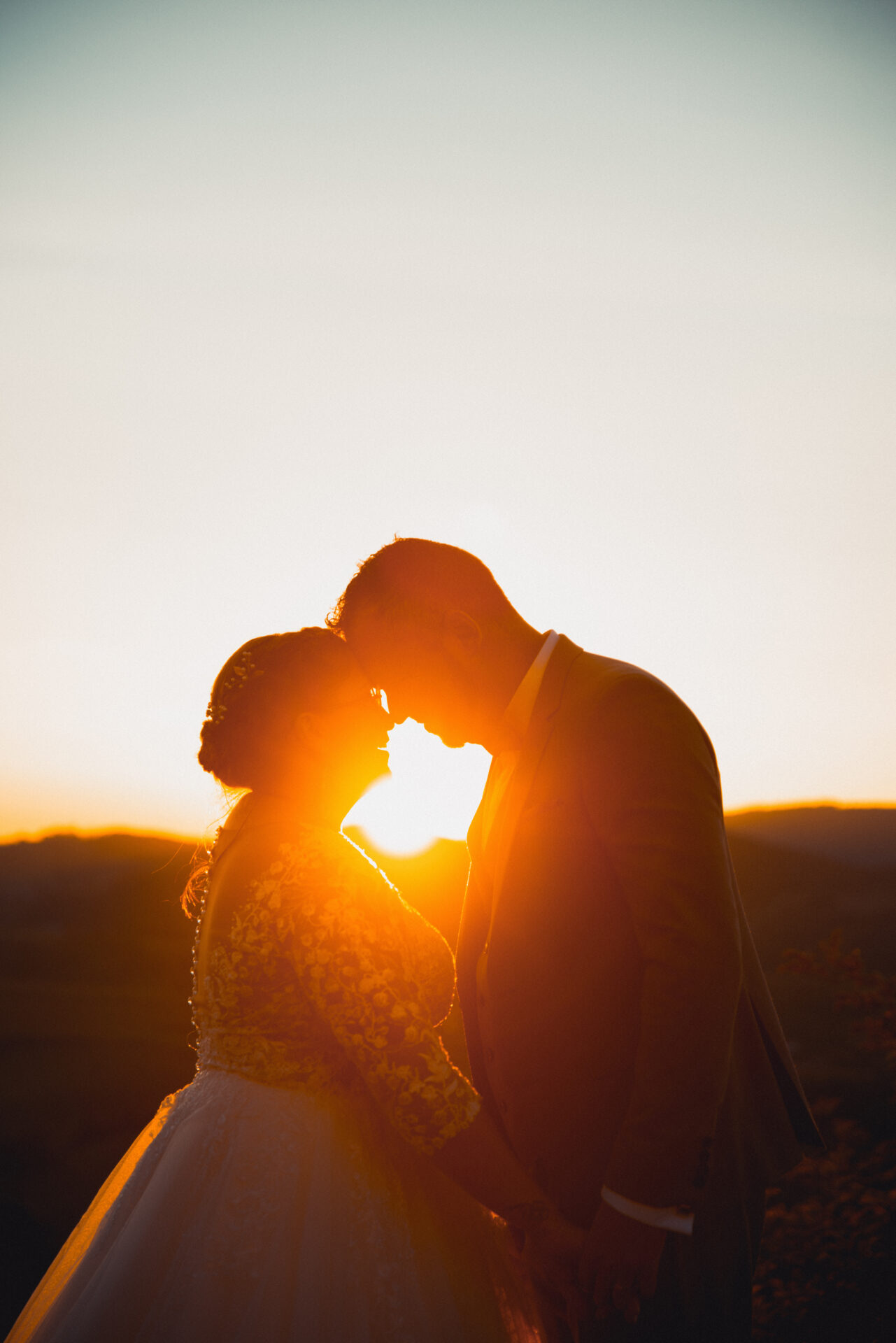 Séance photo couple. Photographe mariage lyon beaujolais ain loire isere savoie.