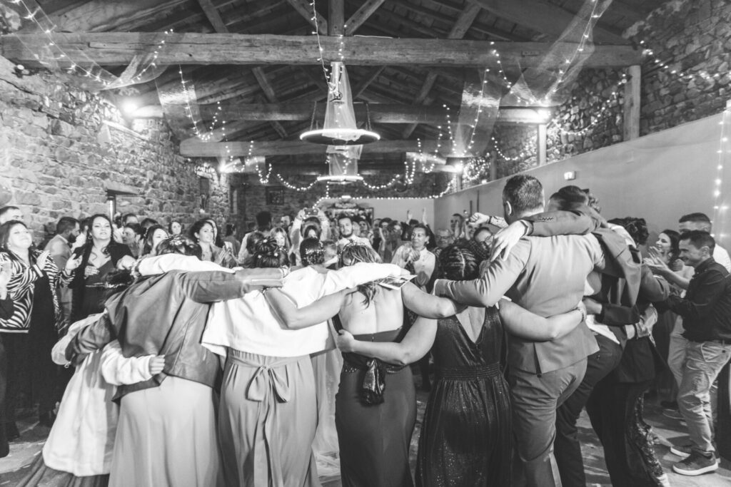 Séance photo soirée. Photographe mariage lyon beaujolais ain loire isere savoie.