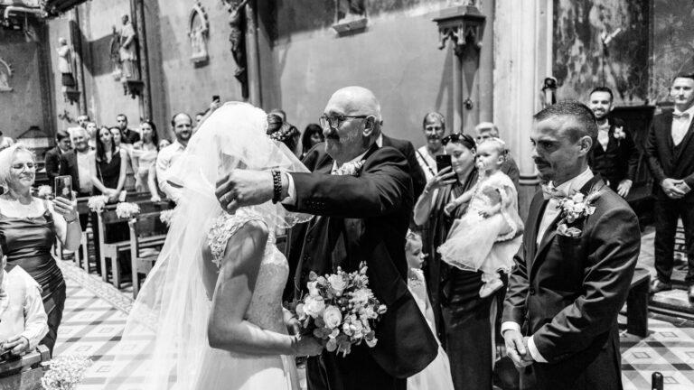 Cérémonie mariage. Photographe mariage lyon beaujolais ain loire isere savoie.