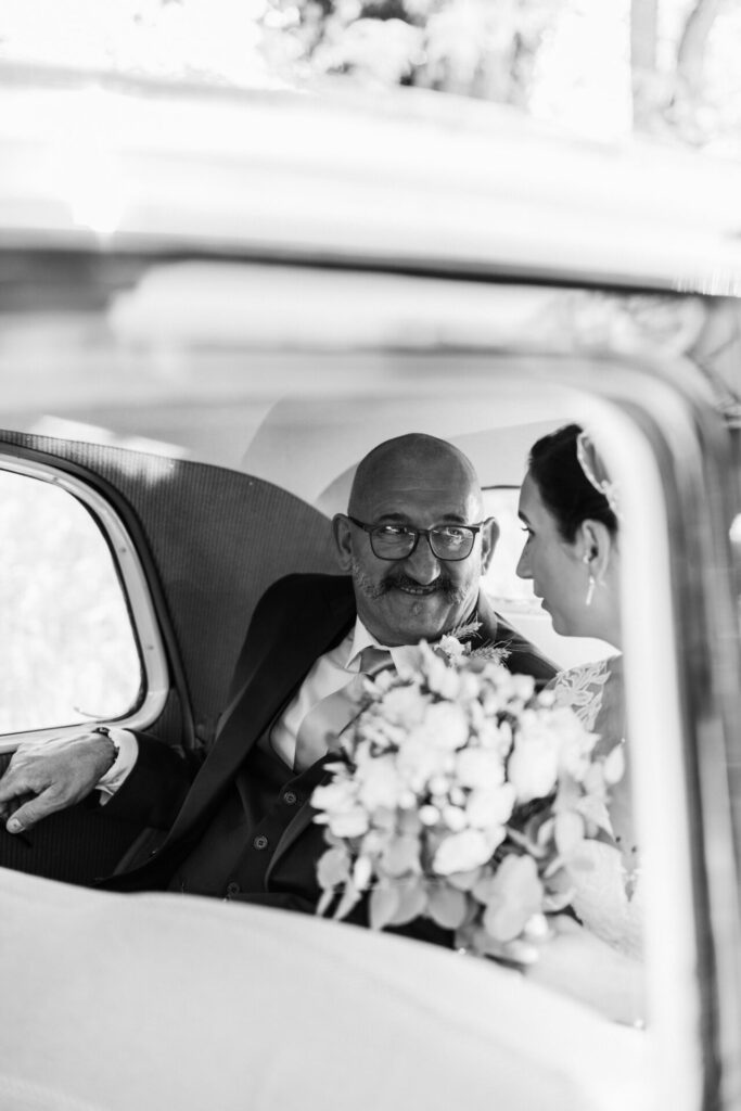 Séance photo préparatif. Photographe mariage lyon beaujolais ain loire isere savoie.
