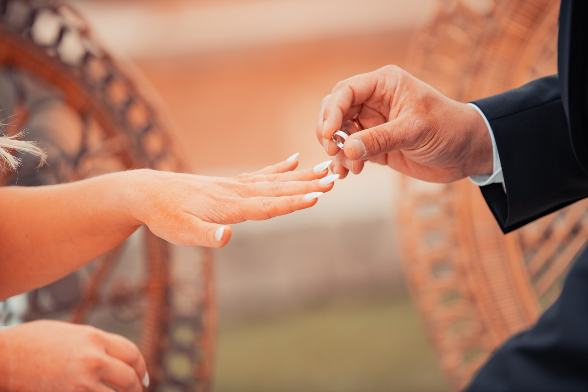 Cérémonie mariage. Photographe mariage lyon beaujolais ain loire isere savoie.